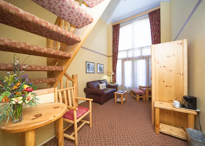 Brewster Mountain Lodge